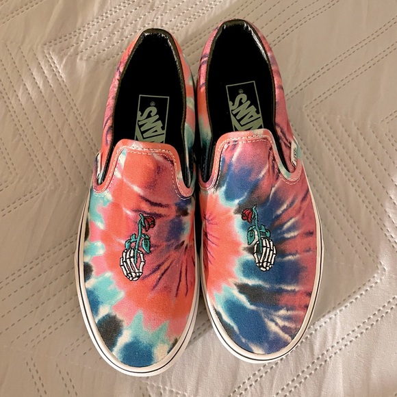 Vans Shoes - 💎BRAND NEW💎 RARE Tie Dye Slip-on Vans Women’s Size 6.5